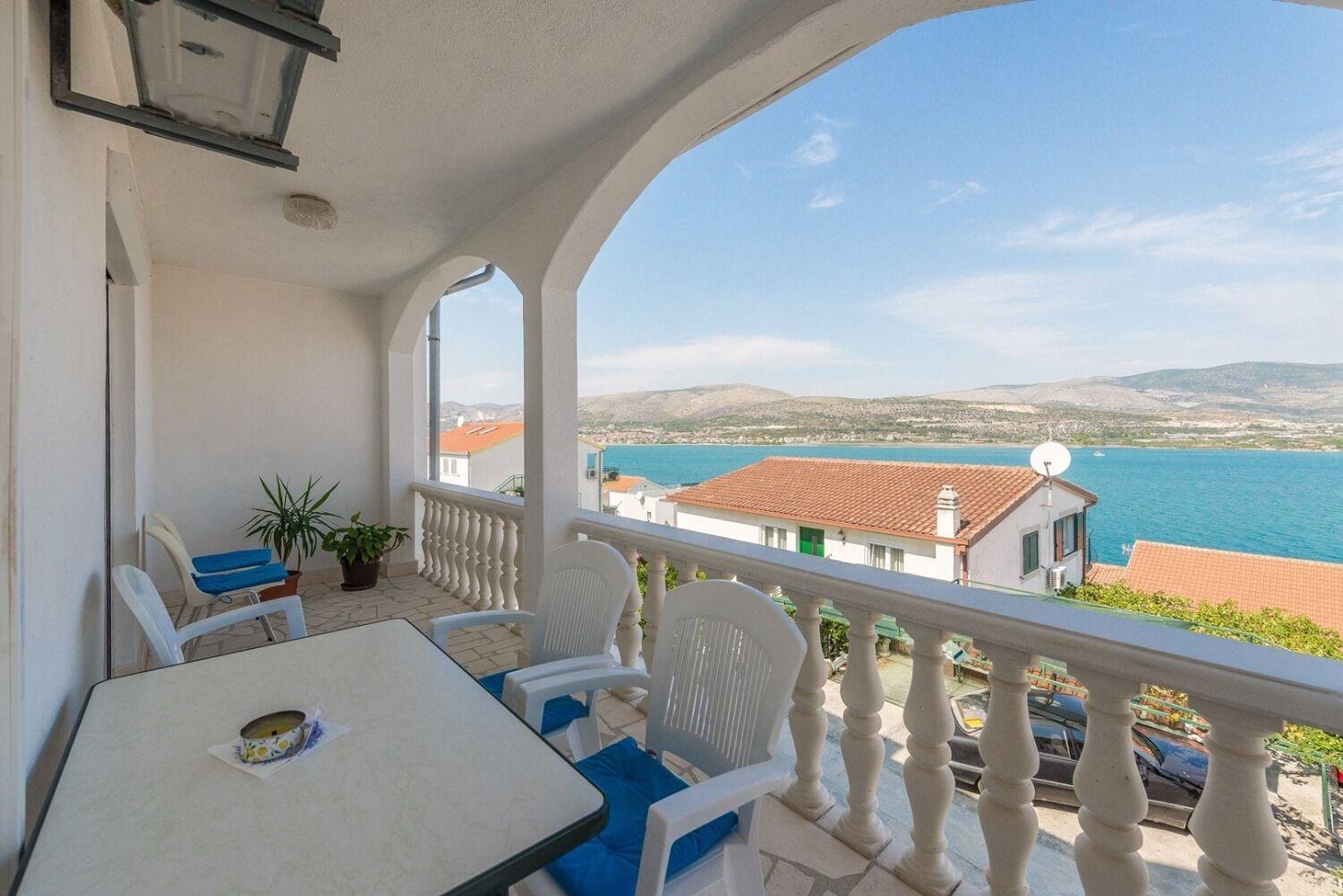 Apartment Bubi Trogir Eksteriør billede