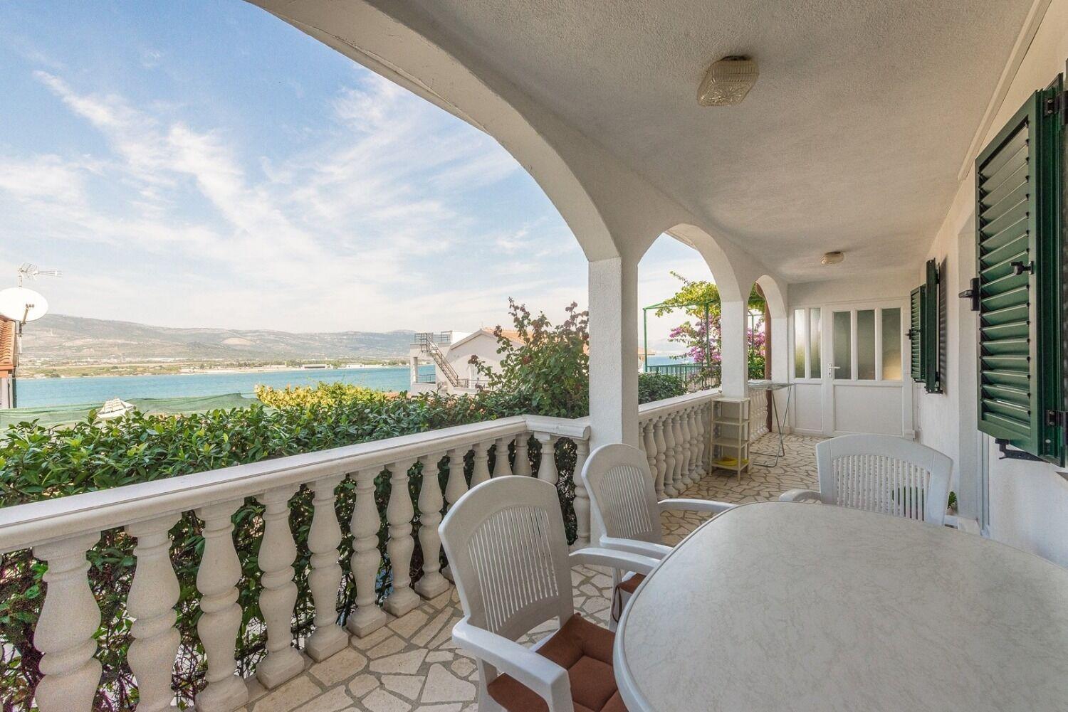 Apartment Bubi Trogir Eksteriør billede