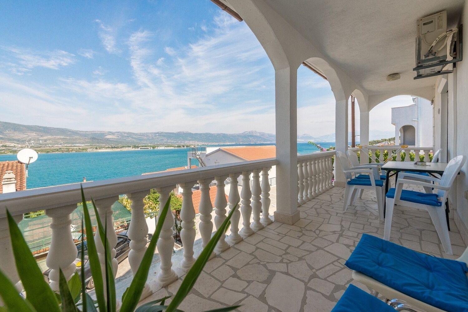 Apartment Bubi Trogir Eksteriør billede