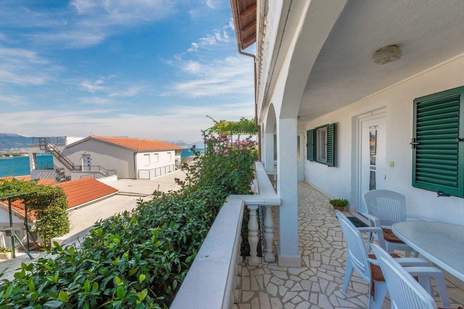 Apartment Bubi Trogir Eksteriør billede