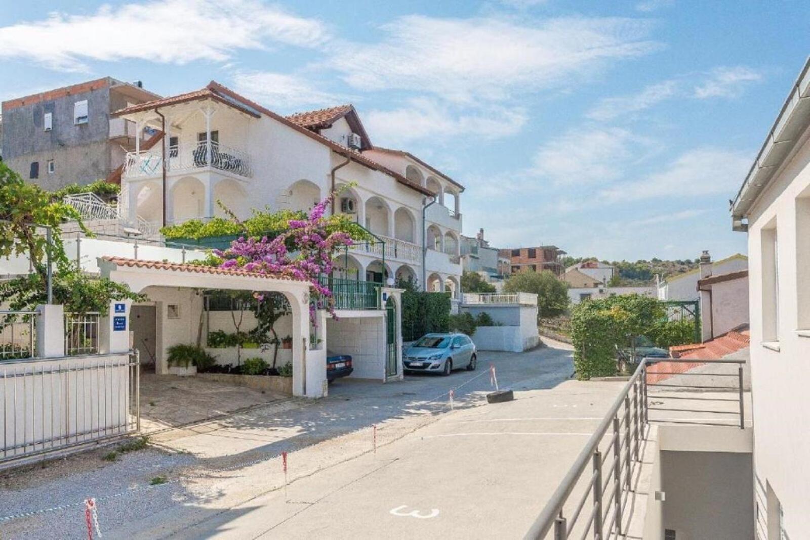 Apartment Bubi Trogir Eksteriør billede